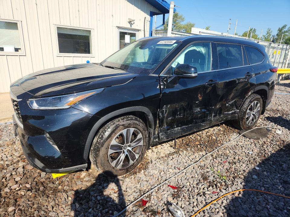 2021 Toyota Highlander მანქანა იყიდება აუქციონზე, vin: 5TDHZRBHXMS552088, აუქციონის ნომერი: 67292696