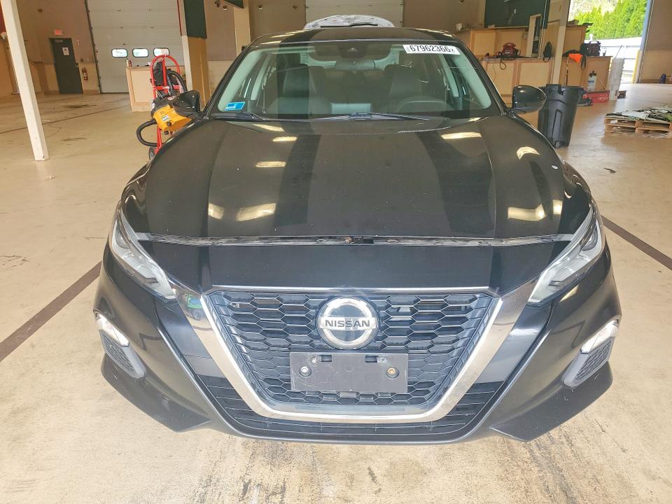 67962366 :رقم المزاد ، 1N4BL4DV5NN323098 vin ، 2022 Nissan Altima مزاد بيع