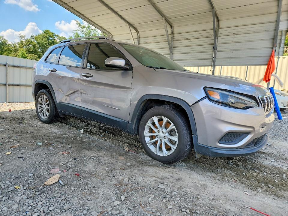 67591876 :رقم المزاد ، 1C4PJLCB8LD614298 vin ، 2020 Jeep Cherokee مزاد بيع