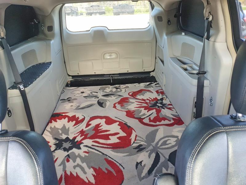 68501596 :رقم المزاد ، 2C4RC1BG1GR228927 vin ، 2016 Chrysler Town & Country مزاد بيع