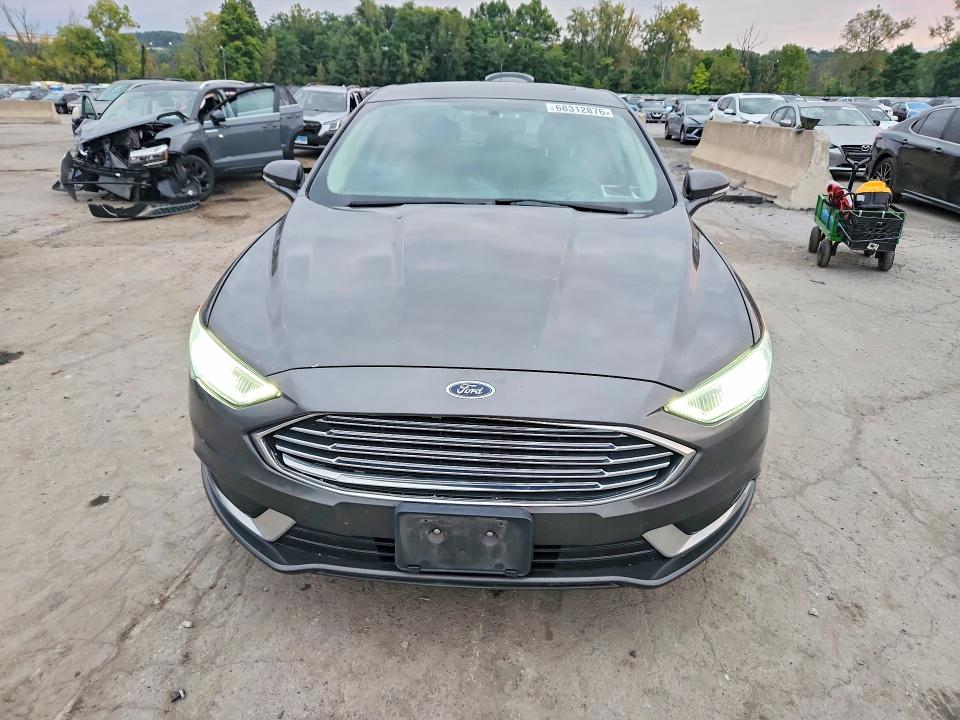 68312876 :رقم المزاد ، 3FA6P0T90JR264293 vin ، 2018 Ford Fusion مزاد بيع