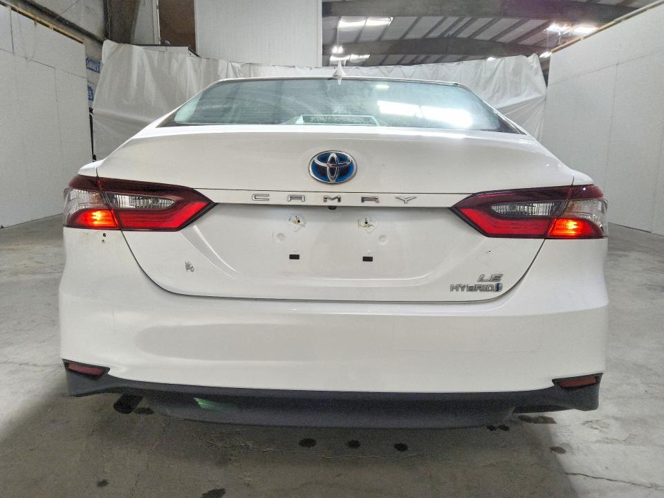 70525196 :رقم المزاد ، 4T1C31AK0NU587001 vin ، 2022 Toyota Camry مزاد بيع