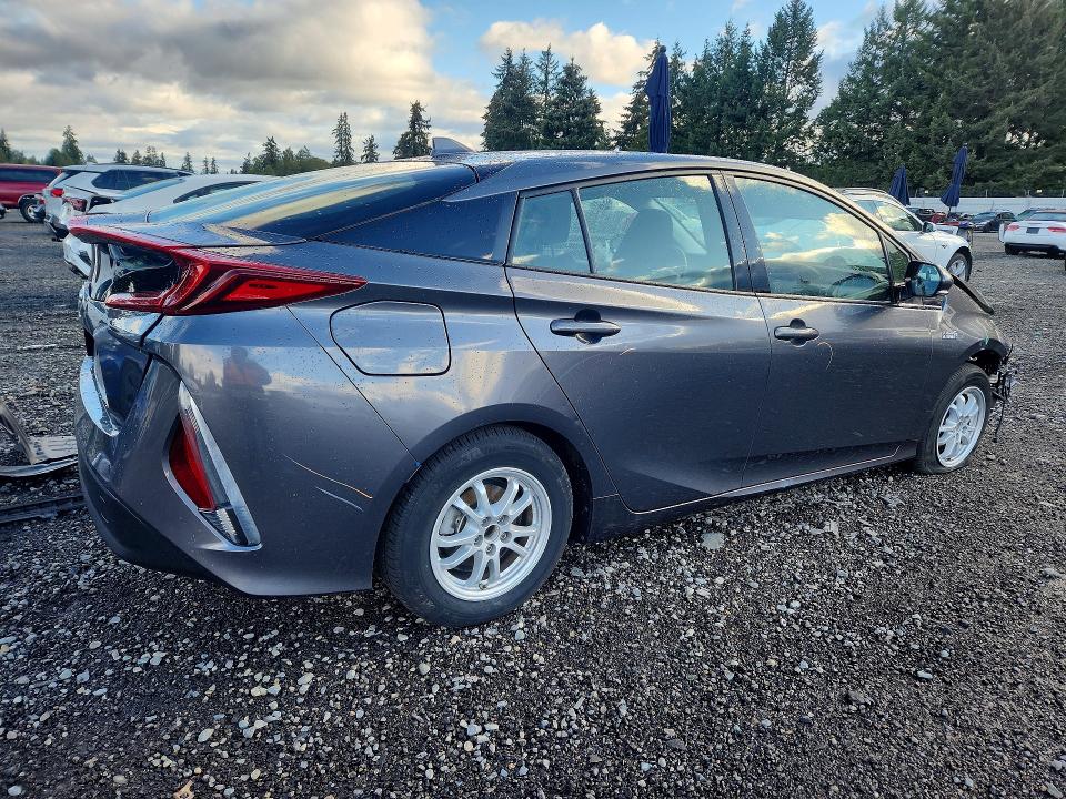 2018 Toyota Prius Prime მანქანა იყიდება აუქციონზე, vin: JTDKARFP3J3086175, აუქციონის ნომერი: 70365956