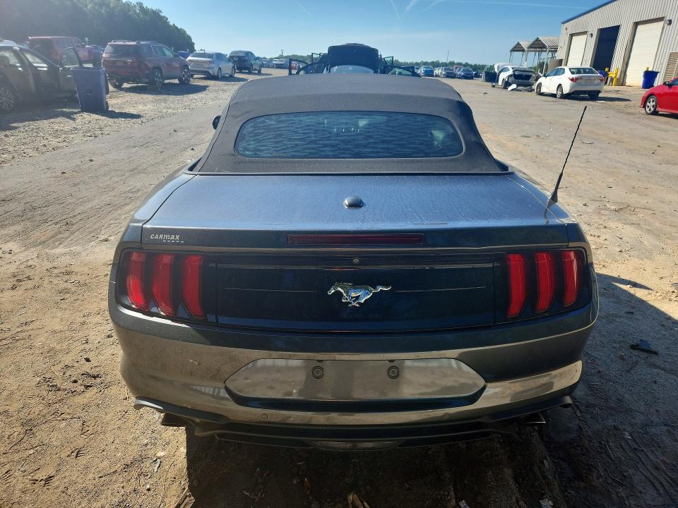 68226406 :رقم المزاد ، 1FATP8UH6J5174057 vin ، 2018 Ford Mustang مزاد بيع