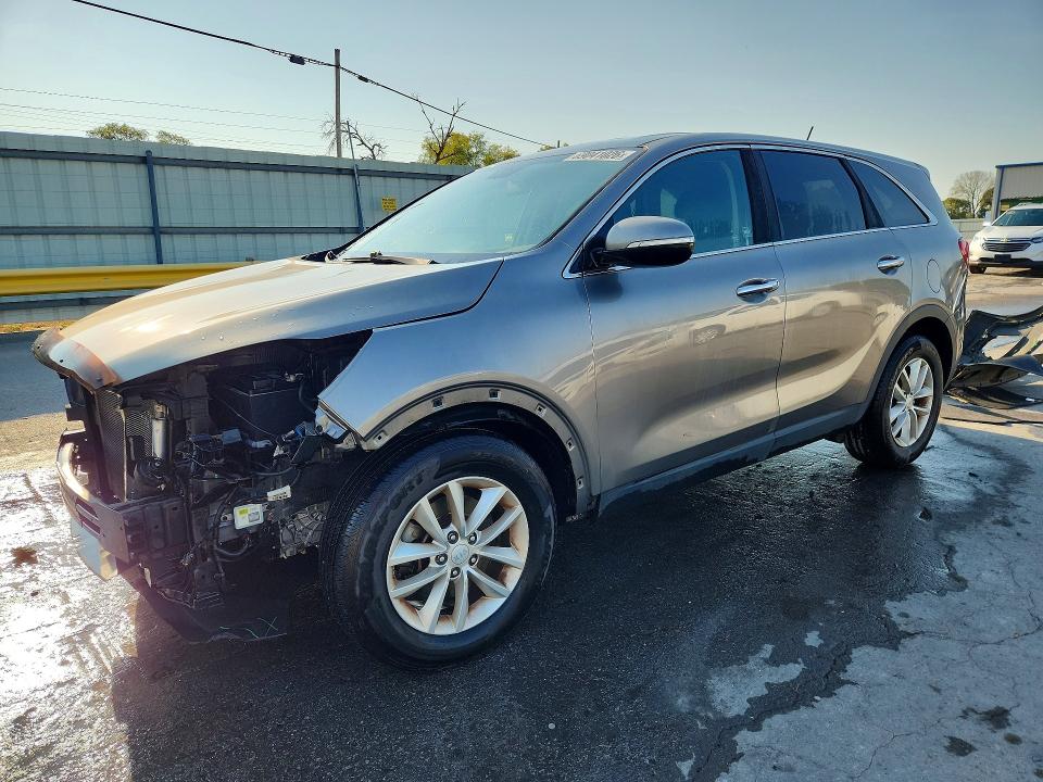 69041026 :رقم المزاد ، 5XYPG4A33HG246850 vin ، 2017 Kia Sorento مزاد بيع