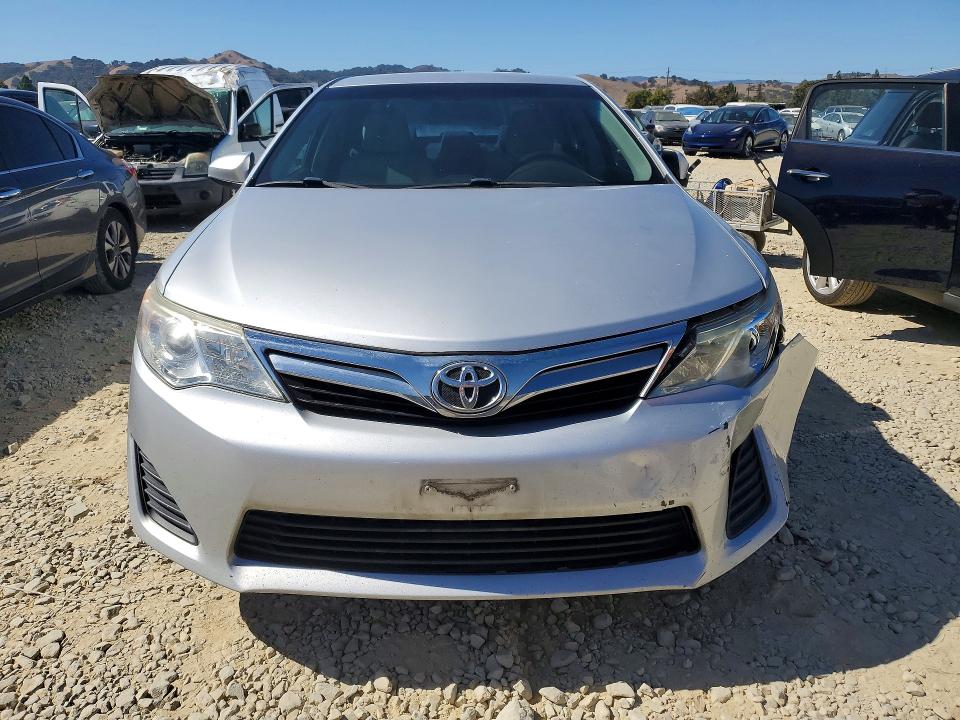 70745066 :رقم المزاد ، 4T1BF1FK1CU068158 vin ، 2012 Toyota Camry مزاد بيع