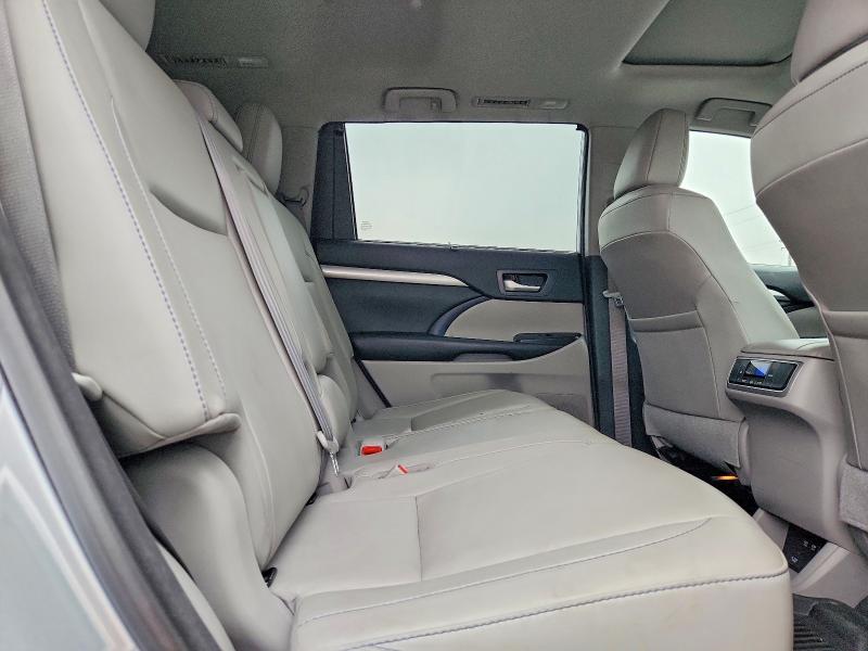 Aukcja sprzedaży 2018 Toyota Highlander, vin: 5TDJZRFH1JS560362, numer aukcji: 70517616
