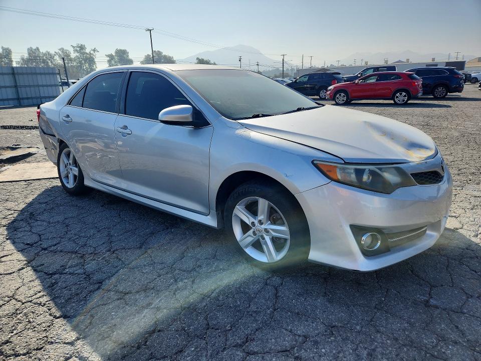 69133596 :رقم المزاد ، 4T1BF1FK7DU235995 vin ، 2013 Toyota Camry مزاد بيع