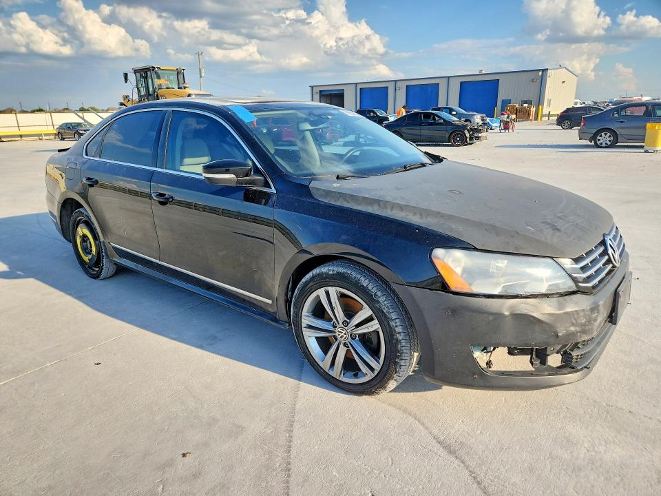 2015 Volkswagen Passat მანქანა იყიდება აუქციონზე, vin: 1VWCV7A34FC121084, აუქციონის ნომერი: 67634396