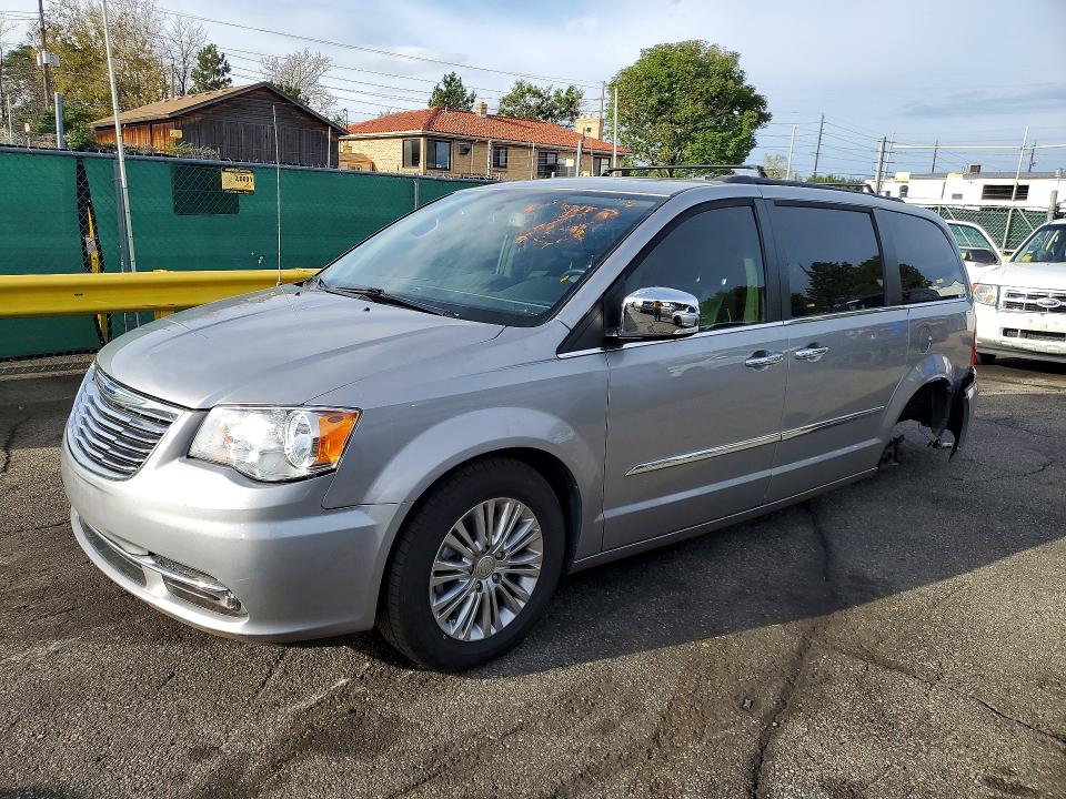 Auction sale of the 2016 Chrysler Town & Country, vin: 2C4RC1CG6GR207960, lot number: 69394856