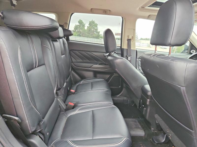 70275106 :رقم المزاد ، JA4J24A56JZ028845 vin ، 2018 Mitsubishi Outlander مزاد بيع