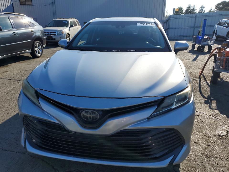 Aukcja sprzedaży 2018 Toyota Camry, vin: 4T1B11HK9JU071043, numer aukcji: 69914926