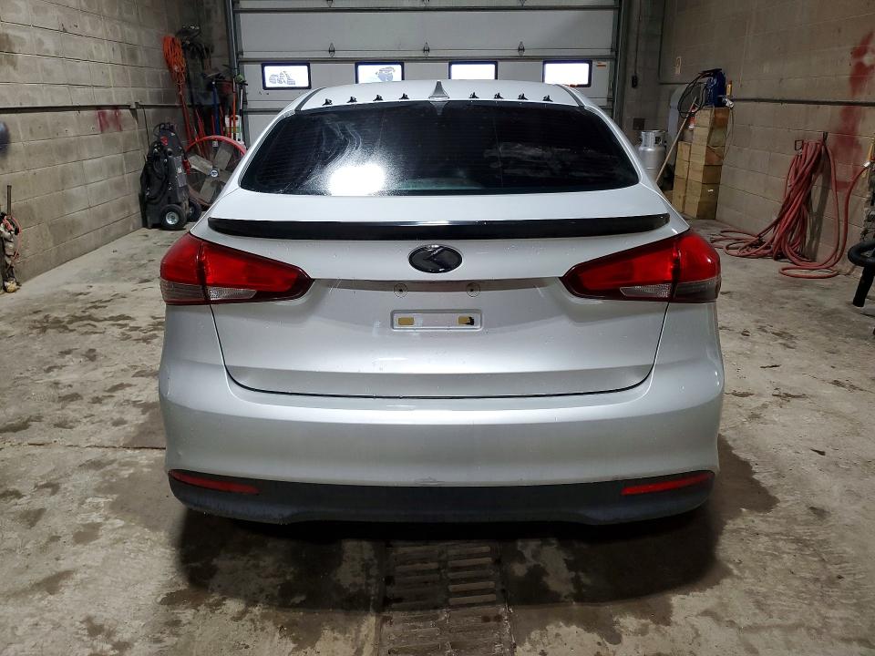 69690646 :رقم المزاد ، 3KPFK4A79HE085611 vin ، 2017 Kia Forte مزاد بيع