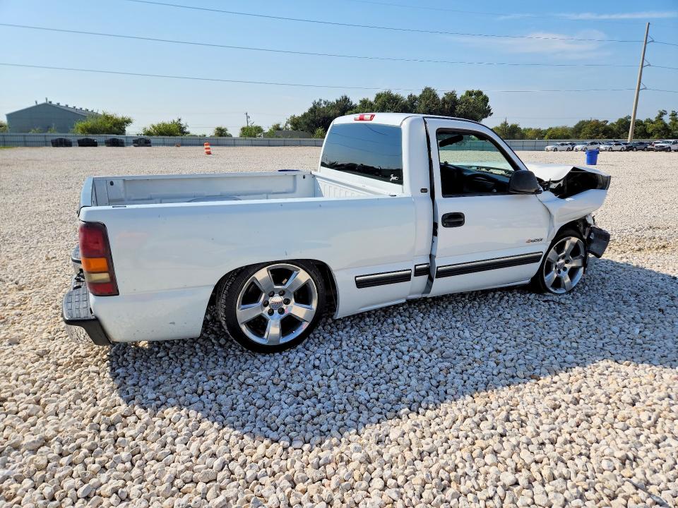 Продаж на аукціоні авто 2000 Chevrolet Silverado, vin: 1GCEC14W3YZ181538, номер лоту: 70060866