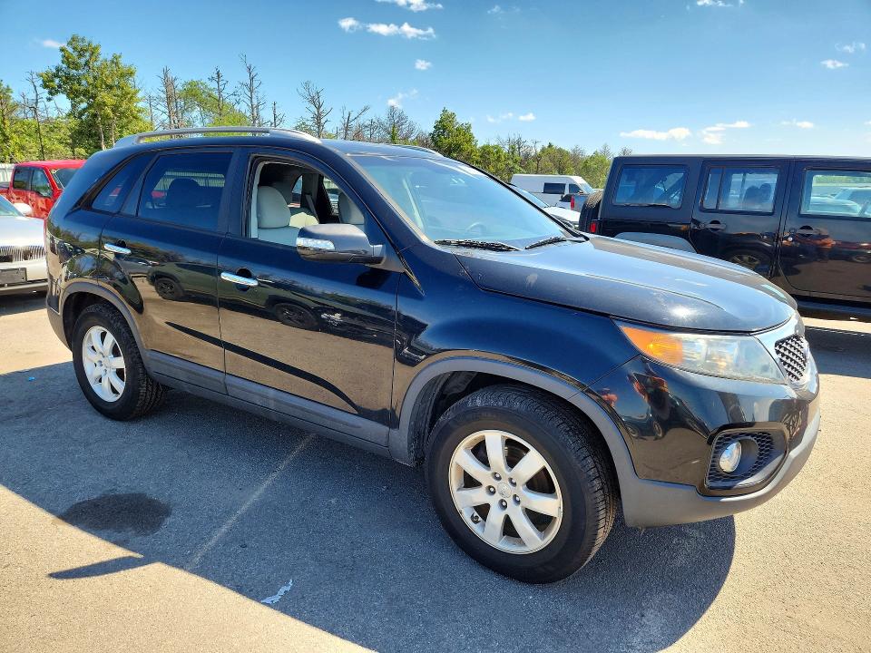 64633876 :رقم المزاد ، 5XYKT3A67DG408242 vin ، 2013 Kia Sorento مزاد بيع