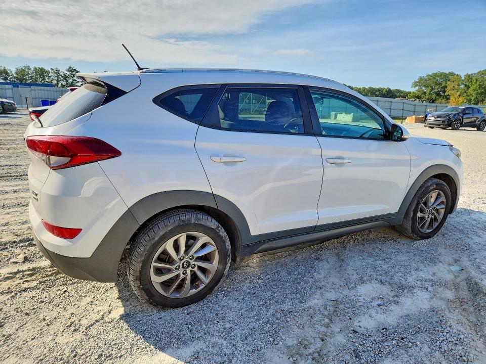2016 Hyundai Tucson მანქანა იყიდება აუქციონზე, vin: KM8J3CA24GU138927, აუქციონის ნომერი: 68719206