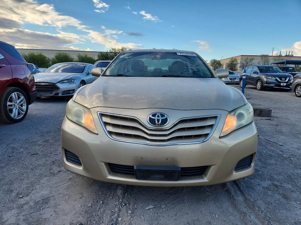 2011 Toyota Camry მანქანა იყიდება აუქციონზე, vin: 4T1BF3EK0BU727097, აუქციონის ნომერი: 70136746