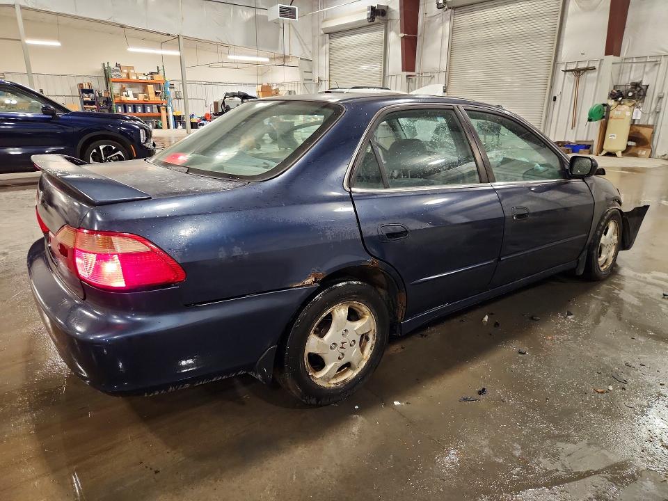 Продажа на аукционе авто 2000 Honda Accord, vin: 1HGCG5659YA087297, номер лота: 70677436
