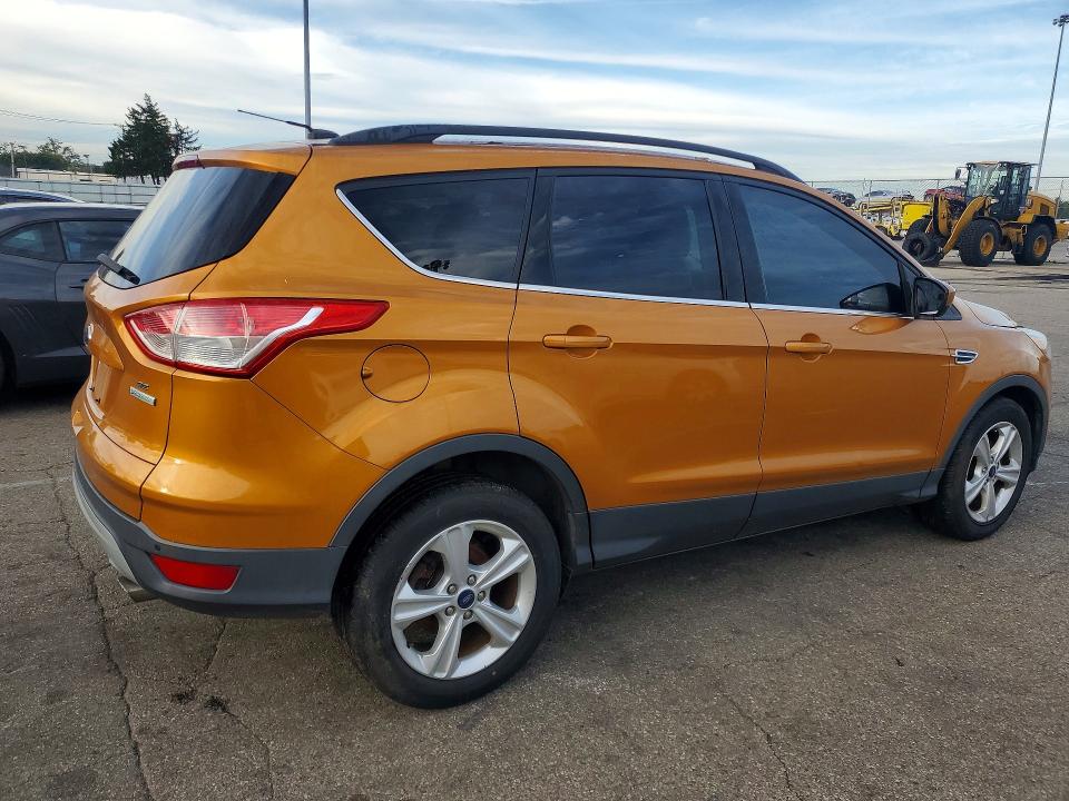 Продажа на аукционе авто 2016 Ford Escape, vin: 1FMCU0GX2GUB56902, номер лота: 70904786