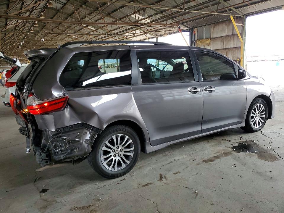 70560776 :رقم المزاد ، 5TDYZ3DC8LS062357 vin ، 2020 Toyota Sienna مزاد بيع