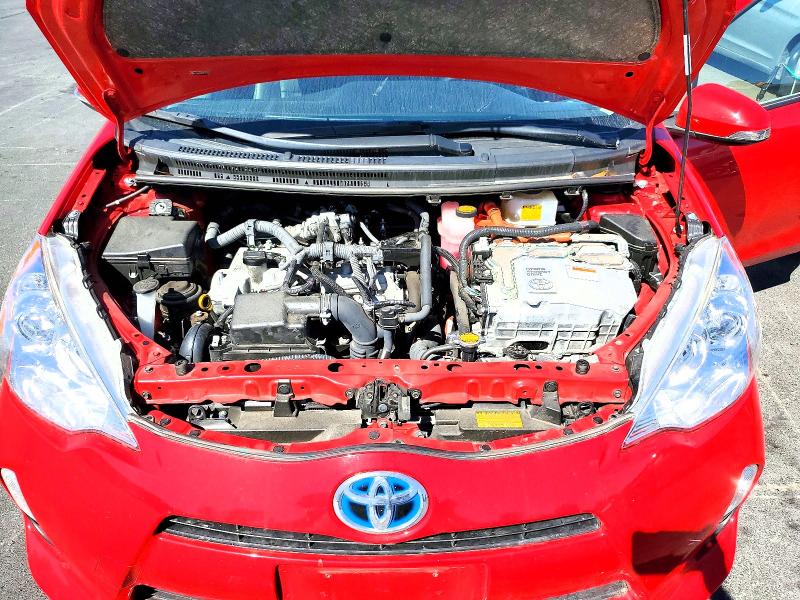 69978326 :رقم المزاد ، JTDKDTB37E1075401 vin ، 2014 Toyota Prius C مزاد بيع