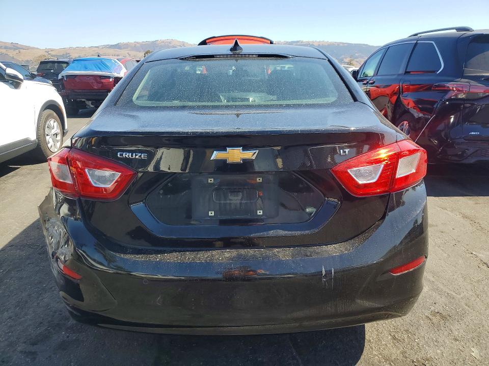 70176846 :رقم المزاد ، 1G1BE5SM7J7179419 vin ، 2018 Chevrolet Cruze مزاد بيع