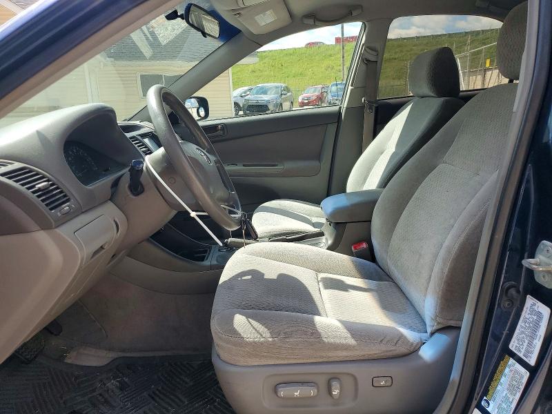68659156 :رقم المزاد ، 4T1BE32K04U283391 vin ، 2004 Toyota Camry مزاد بيع