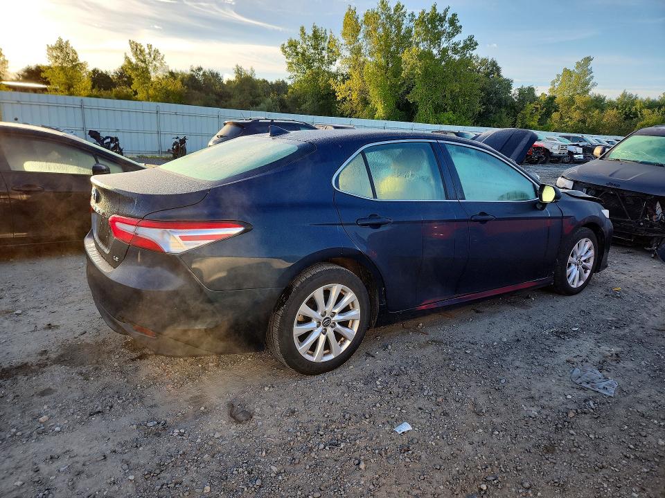 Продажа на аукционе авто 2019 Toyota Camry, vin: 4T1B11HK0KU694276, номер лота: 69904676