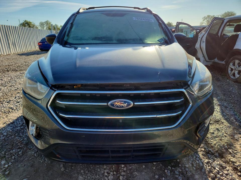 70424396 :رقم المزاد ، 1FMCU0GD2HUA80086 vin ، 2017 Ford Escape مزاد بيع