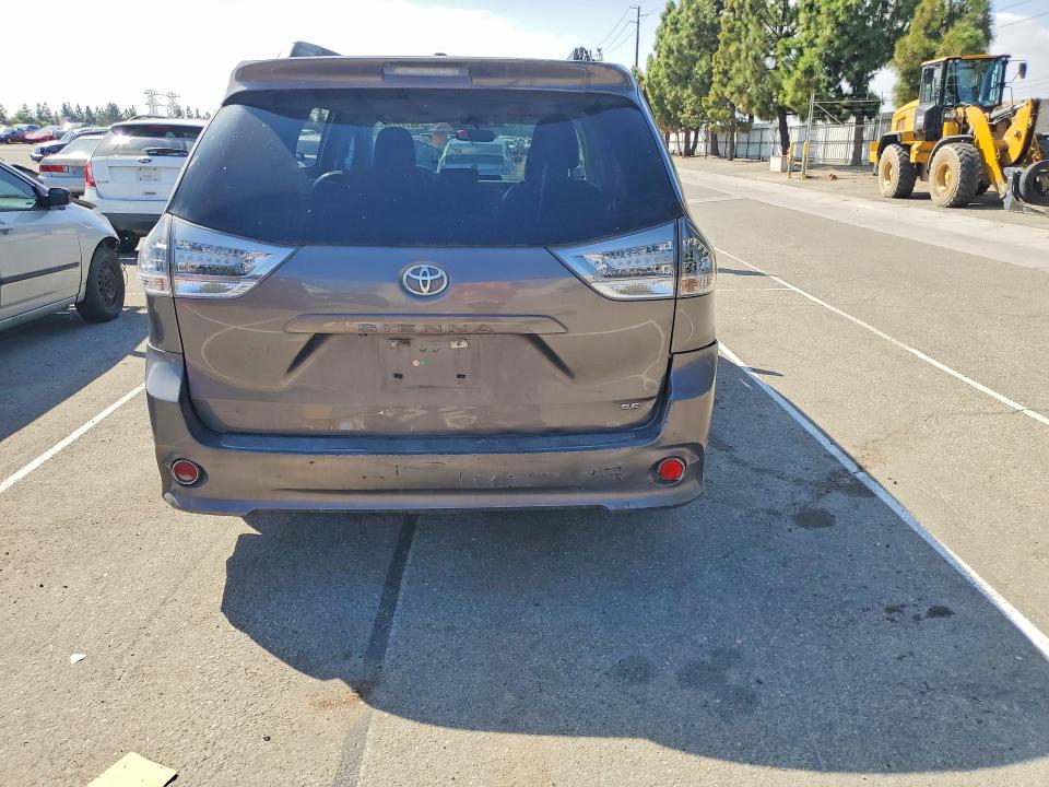 68712726 :رقم المزاد ، 5TDXK3DC4ES412280 vin ، 2014 Toyota Sienna مزاد بيع