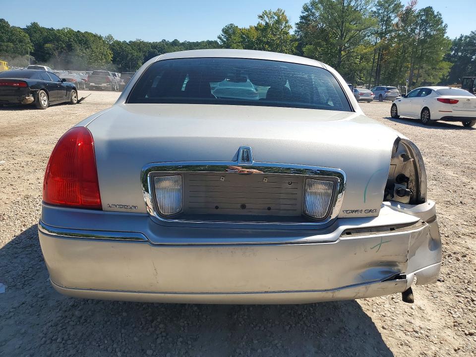 70985446 :رقم المزاد ، 1LNHM81W37Y639148 vin ، 2007 Lincoln Town Car مزاد بيع