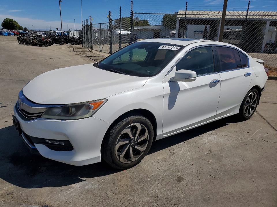 Auction sale of the 2016 Honda Accord, vin: 1HGCR2F99GA164065, lot number: 68370356