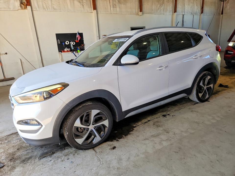 2017 Hyundai Tucson მანქანა იყიდება აუქციონზე, vin: KM8J3CA25HU400827, აუქციონის ნომერი: 70801116
