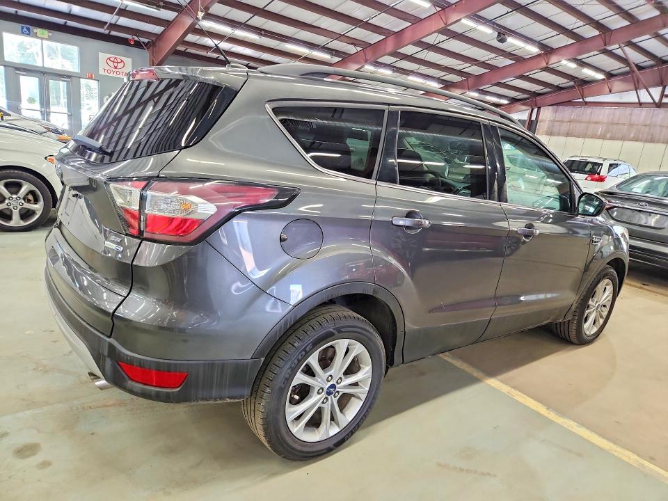 68881986 :رقم المزاد ، 1FMCU9GD5JUA58271 vin ، 2018 Ford Escape مزاد بيع