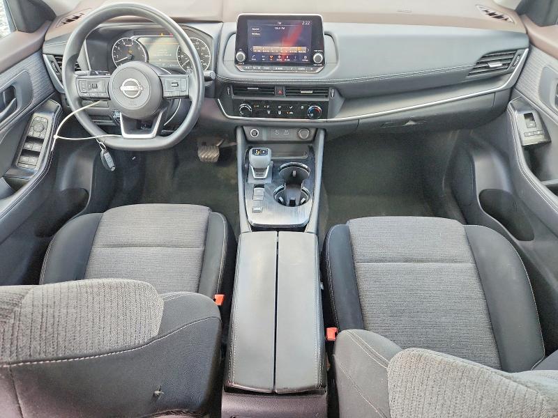 67645686 :رقم المزاد ، 5N1BT3AA4NC702512 vin ، 2022 Nissan Rogue مزاد بيع