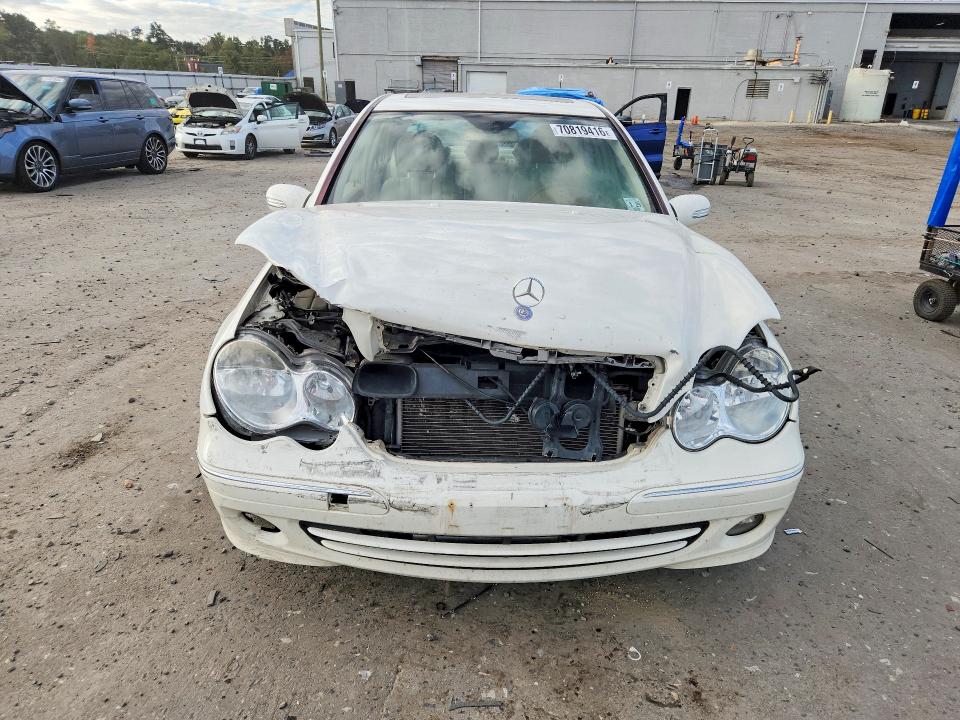 Продажа на аукционе авто 2006 Mercedes-benz C, vin: WDBRF92H76F821369, номер лота: 70819416