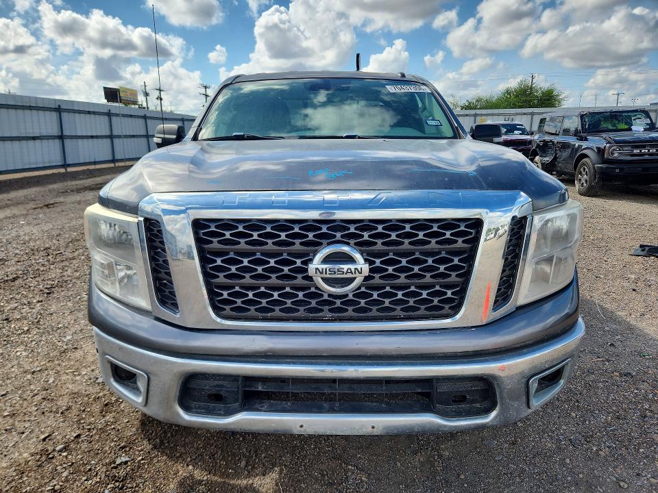 70437306 :رقم المزاد ، 1N6AA1C61HN572018 vin ، 2017 Nissan Titan مزاد بيع