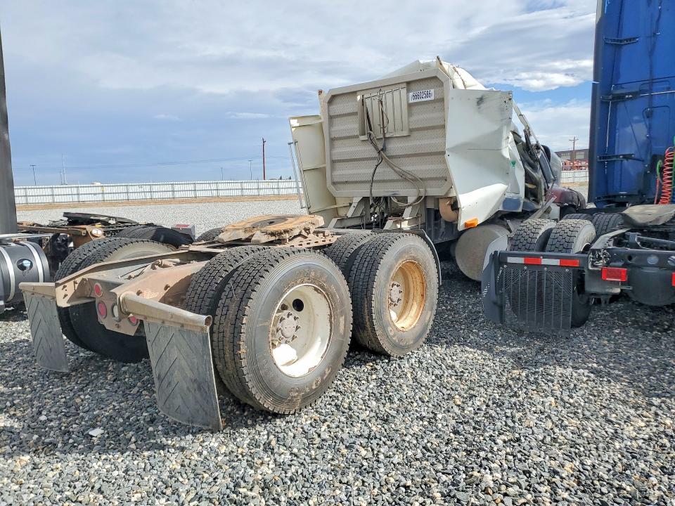 66602586 :رقم المزاد ، 1FUYDZYB9TL598490 vin ، 1996 Freightliner Fld120 مزاد بيع