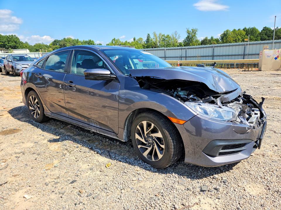 68694196 :رقم المزاد ، 2HGFC2F72JH508521 vin ، 2018 Honda Civic مزاد بيع