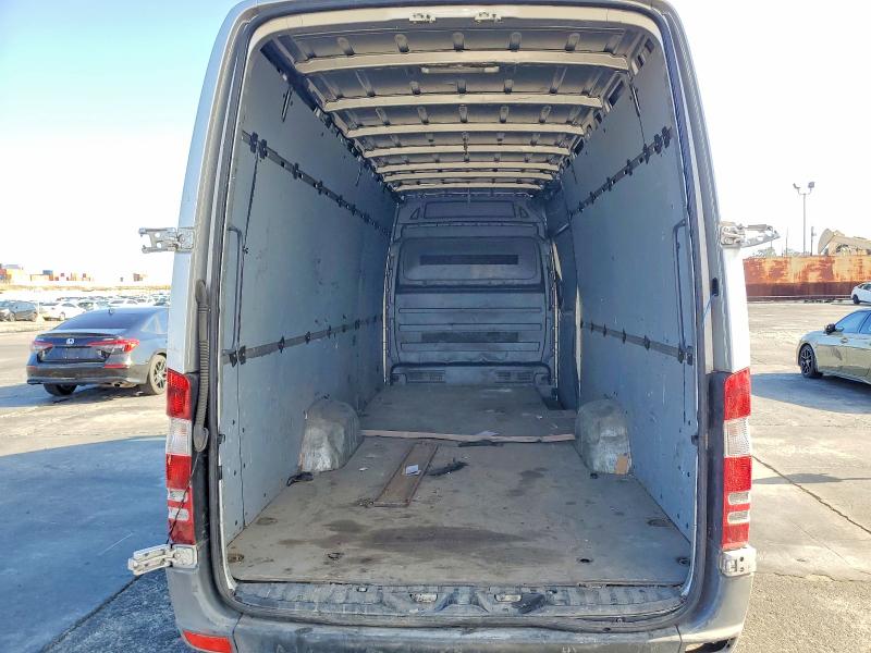 68393336 :رقم المزاد ، WD3PE8CD8HP557264 vin ، 2017 Mercedes-benz Sprinter مزاد بيع