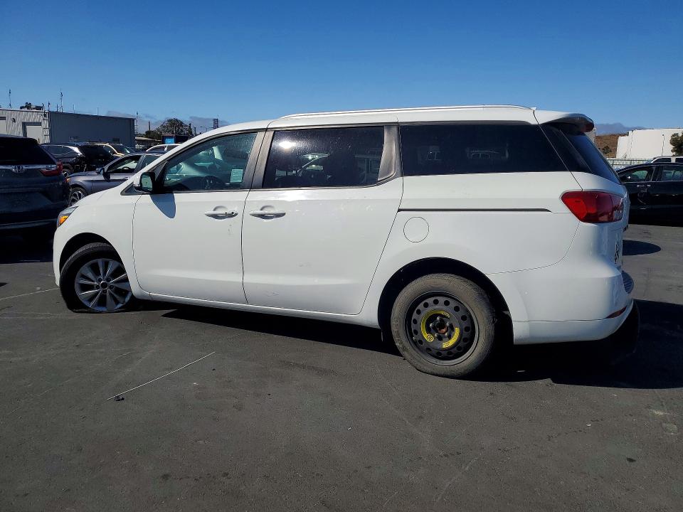 69777056 :رقم المزاد ، KNDMB5C15H6250758 vin ، 2017 Kia Sedona مزاد بيع