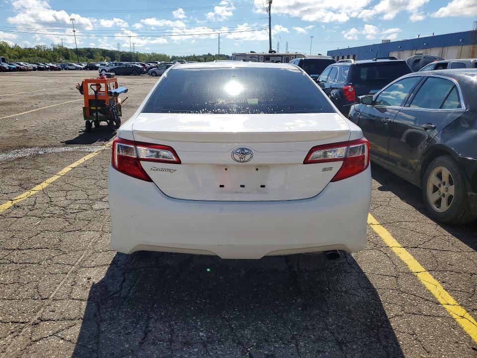 2014 Toyota Camry მანქანა იყიდება აუქციონზე, vin: 4T1BF1FK0EU351668, აუქციონის ნომერი: 69183676