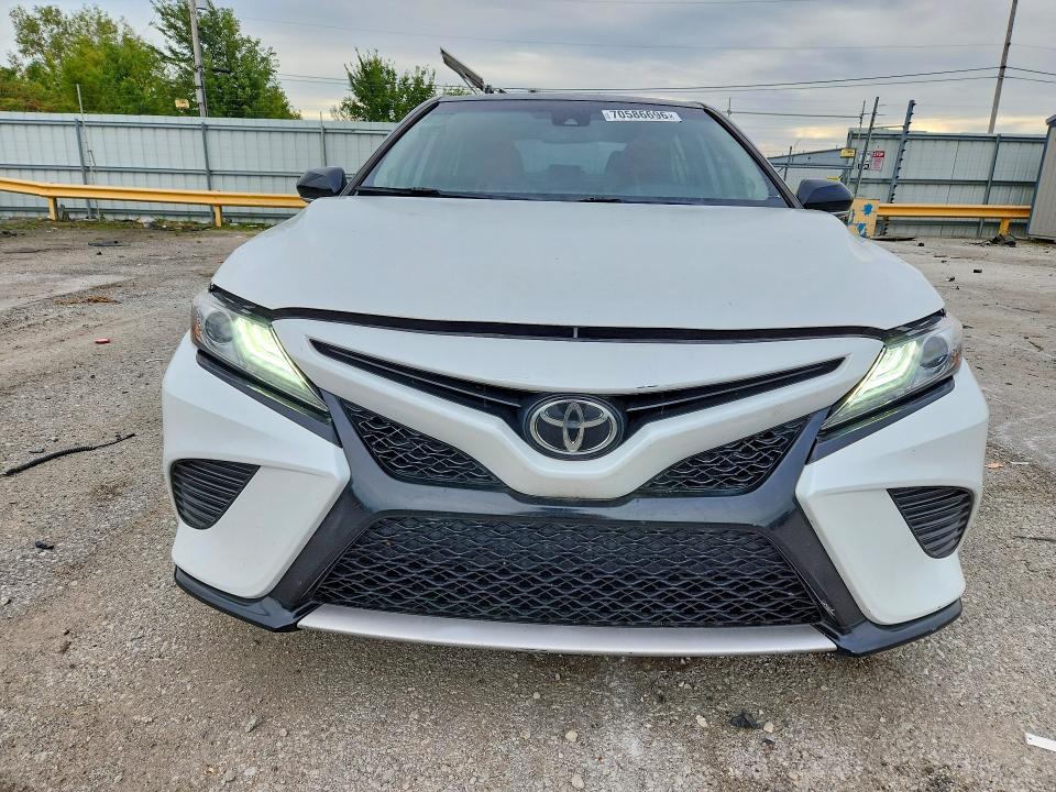 Продажа на аукционе авто 2019 Toyota Camry, vin: 4T1B61HK3KU285965, номер лота: 70586696