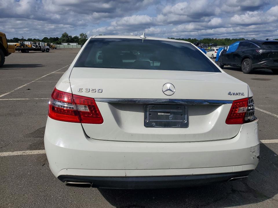 2010 Mercedes-benz E მანქანა იყიდება აუქციონზე, vin: WDDHF8HB4AA110170, აუქციონის ნომერი: 69993546