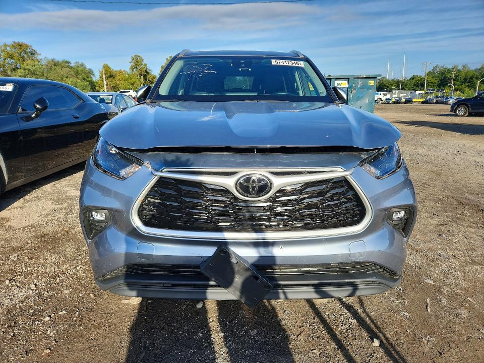 67417346 :رقم المزاد ، 5TDGZRBH9NS212735 vin ، 2026 Toyota Highlander مزاد بيع