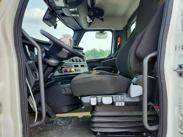 Продаж на аукціоні авто 2025 Freightliner Cascadia 116, vin: 3AKJHTDV1SDVL0260, номер лоту: 70255106