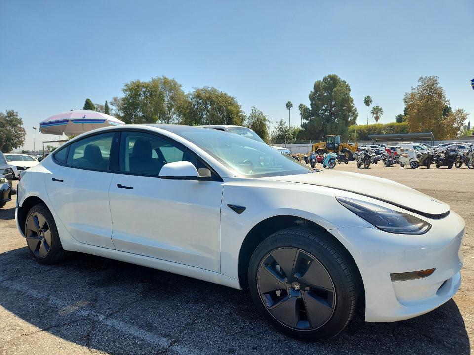 70335876 :رقم المزاد ، 5YJ3E1EA2PF612041 vin ، 2023 Tesla Model 3 مزاد بيع