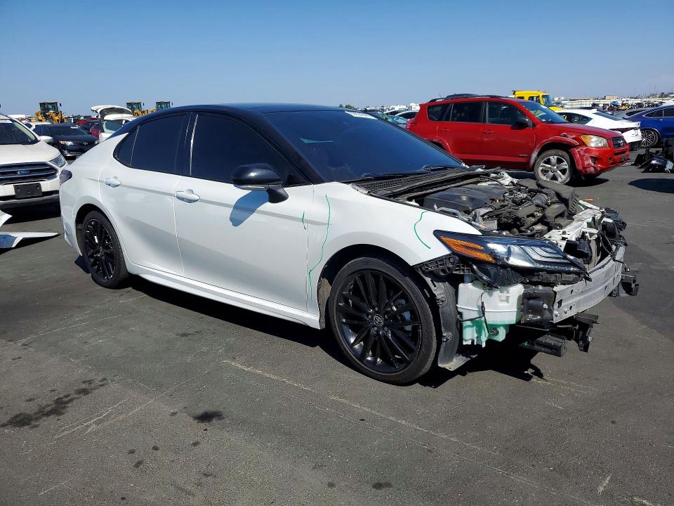 69904046 :رقم المزاد ، 4T1K61AK9MU470454 vin ، 2021 Toyota Camry مزاد بيع