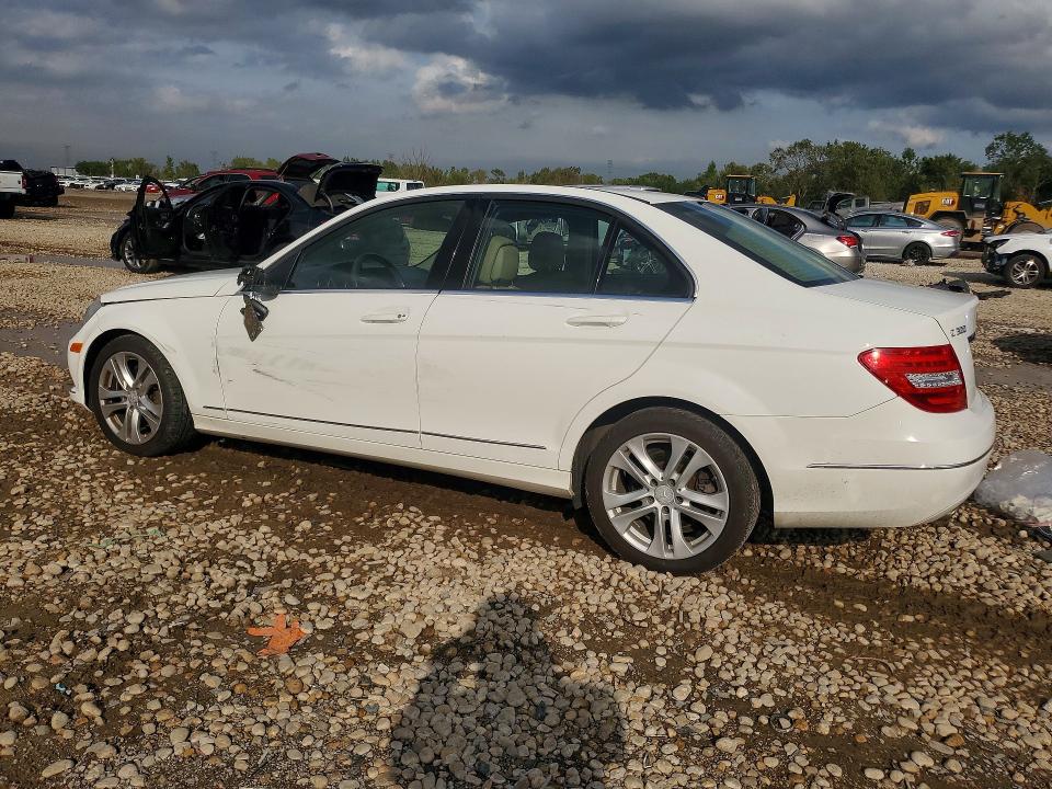 Продажа на аукционе авто 2013 Mercedes-benz C, vin: WDDGF8ABXDR266256, номер лота: 69400136