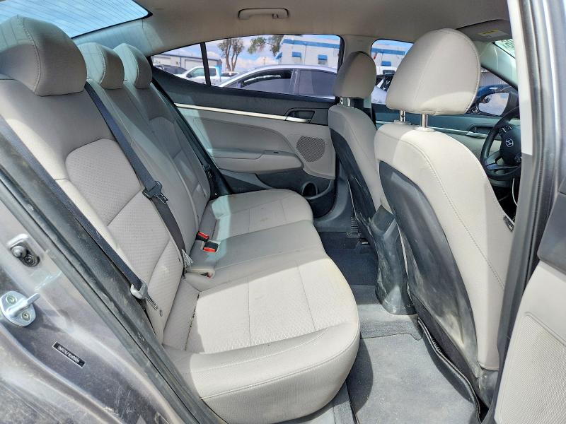 67446106 :رقم المزاد ، 5NPD74LF1KH490054 vin ، 2019 Hyundai Elantra مزاد بيع